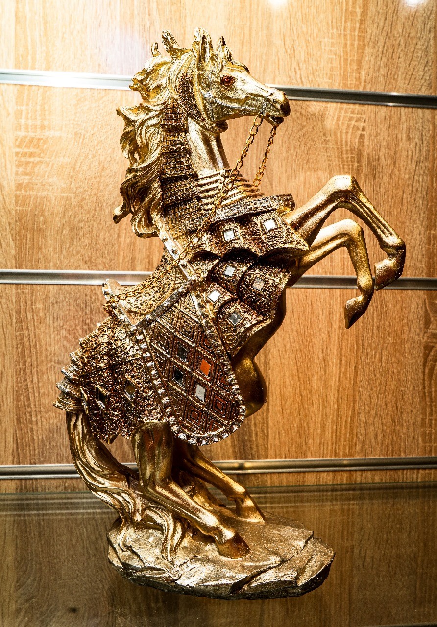 STATUT DECOR CHEVAL